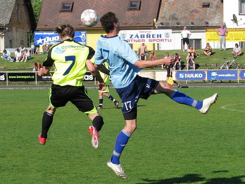 Fotbalisté Zábřehu (modré dresy) porazili juniorku Sigmy