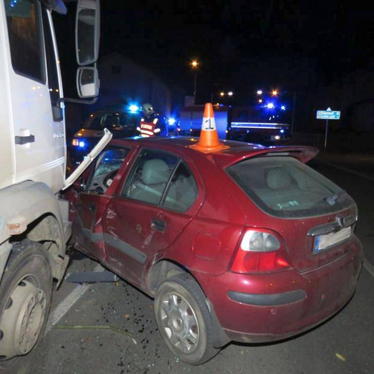 Řidič roveru vjel v pátek 4. listopadu v Jeseníku z vedlejší ulice přímo před kamion značky Man. Vyvázl s lehkým zraněním.