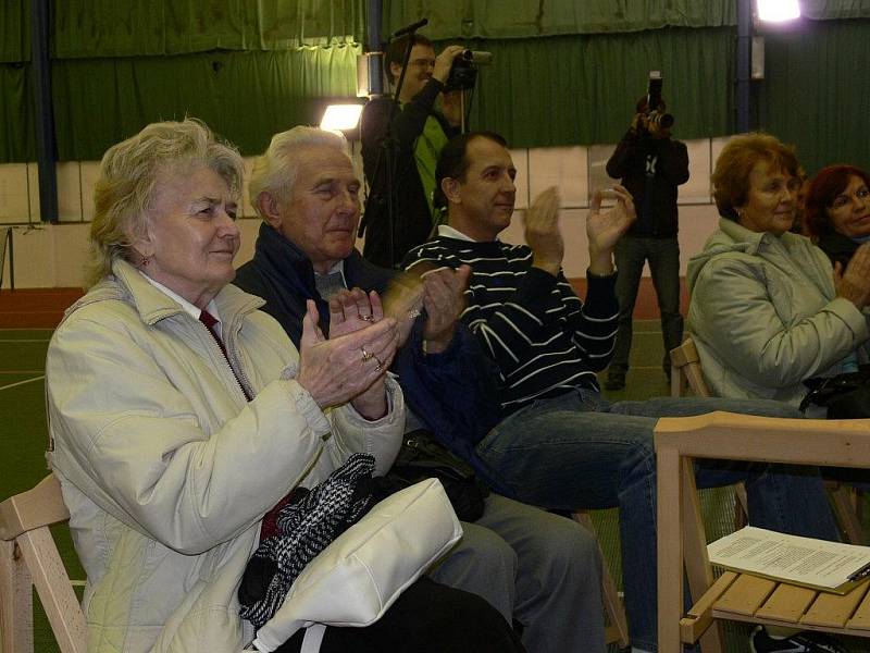 Tenisová hala v Šumperku byla místem dalšího dílu akce Město čte knihu