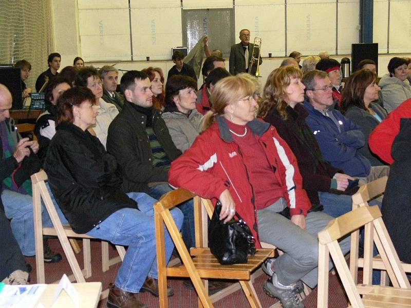 Tenisová hala v Šumperku byla místem dalšího dílu akce Město čte knihu