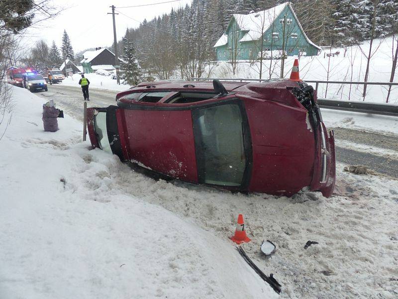 Nehoda v sobotu 13. února v Horní Lipové.