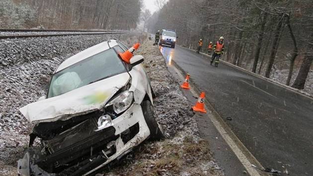 Dvaapadesátiletá řidička havarovala nedaleko Mikulovic.