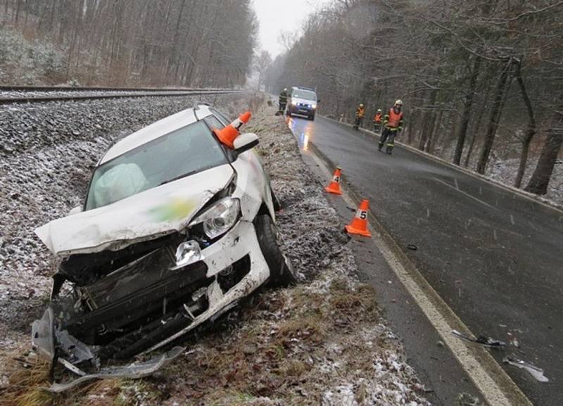 Dvaapadesátiletá řidička havarovala nedaleko Mikulovic.