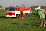 Nedaleko Bohutína hoří les, hasičům přiletěl pomoci i vrtulník
