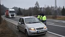 Policejní kontrola na hranici šumperského a svitavského okresu v pondělí 1. března dopoledne u Studené Loučky na Mohelnicku.