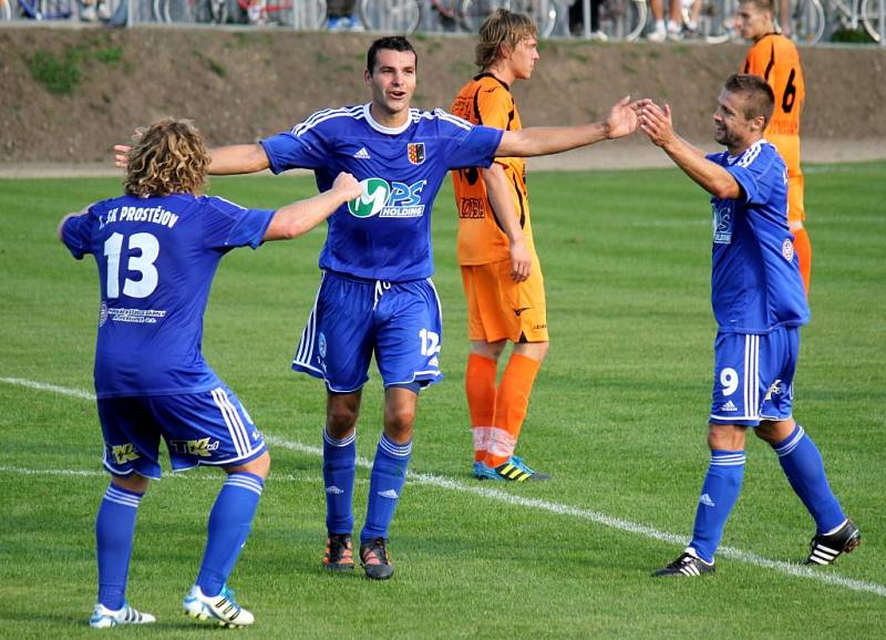 Prostějov versus Zábřeh (oranžové dresy).