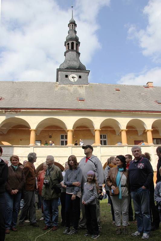 Zámek v Rudě nad Moravou si v sobotu 30. září mohla po čtvrtstoletí prohlédnout veřejnost.