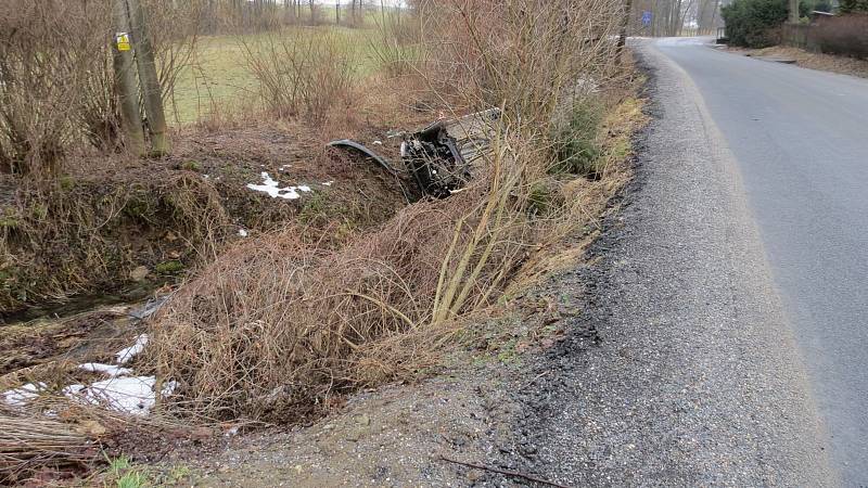 Nehoda u nádrže Krásné. Foto: Policie ČR