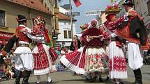 Mezinárodní folklorní festival v Šumperku vyvrcholil v sobotu 20. srpna dopoledne přehlídkou Roztančená ulice.