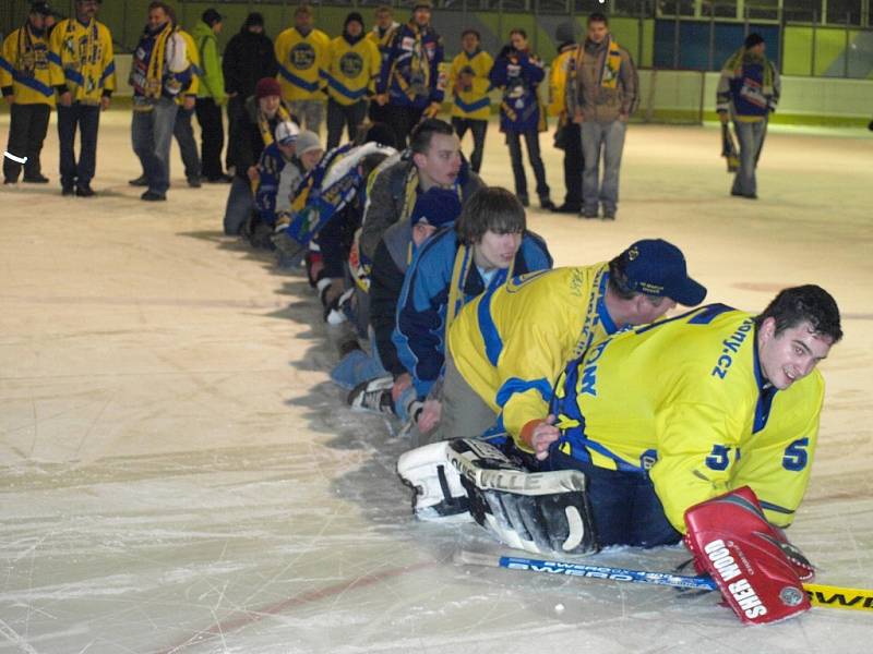 Exhibiční utkání Chocně a Šumperku v rámci oslav choceňského hokeje,