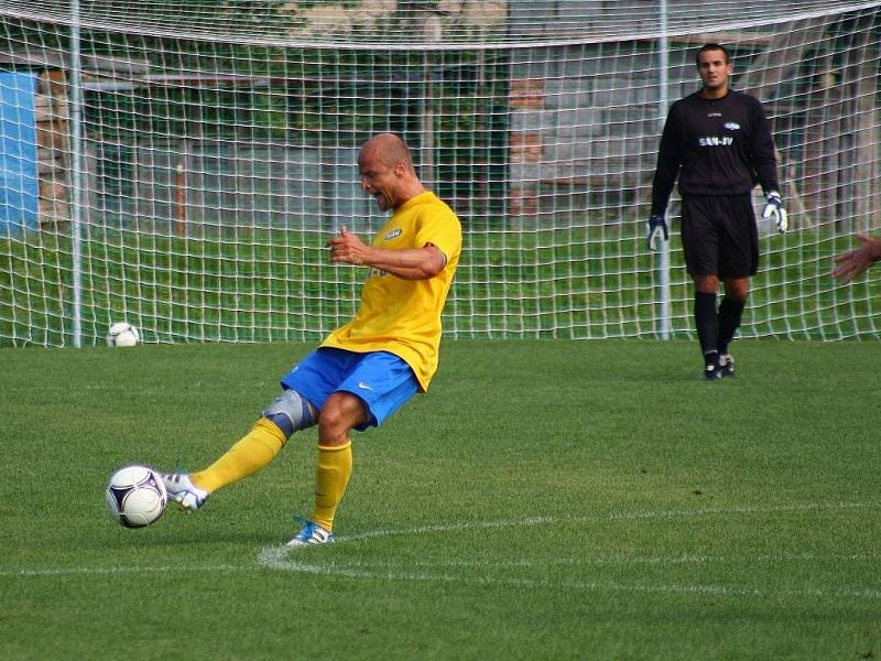 Přátelské utkání Zábřeh versus Šumperk (žluté dresy) v Leštině.