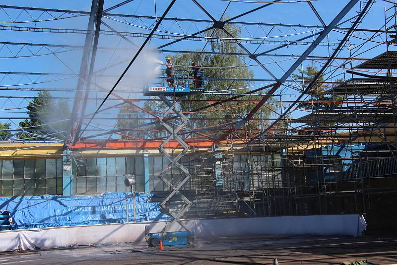 Rekonstrukce střechy zimního stadionu v Šumperku