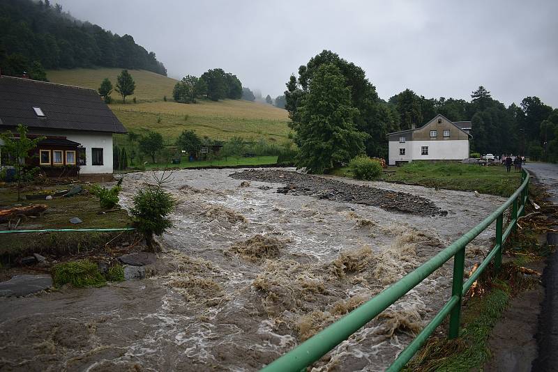 Následky bleskové povodně v Bělé pod Pradědem - horním Domašově.