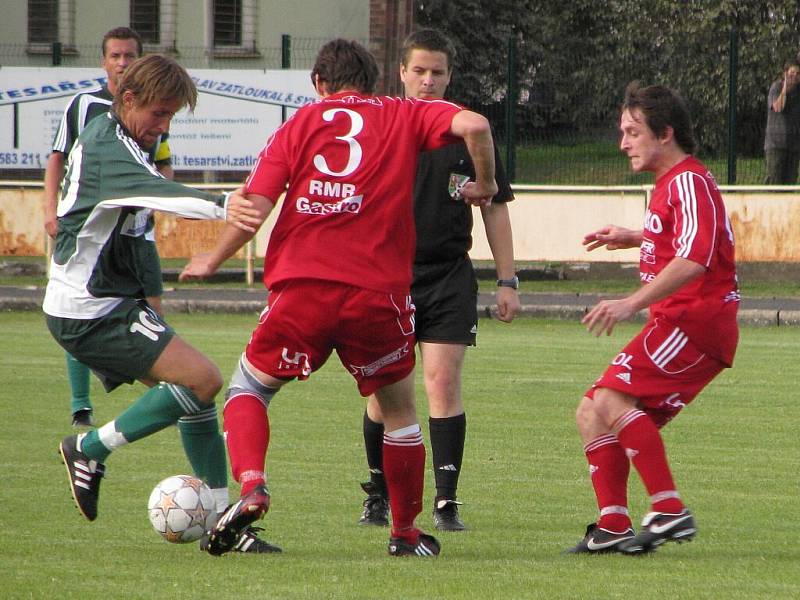 Předehrávka 15. kola Zábřeh - Hlučín (Zábřeh červené dresy).