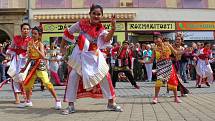 Mezinárodní folklorní festival v Šumperku vyvrcholil v sobotu 20. srpna dopoledne přehlídkou Roztančená ulice.