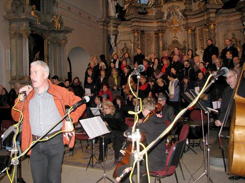 Sbor Oculos meos uvedl v neděli 25. prosince Českou mši vánoční Jana Jakuba Ryby v Klášterním kostele v Šumperku.