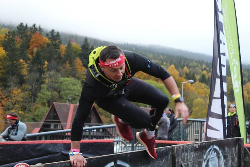 Extrémní překážkový závod Spartan Race na Dolní Moravě.