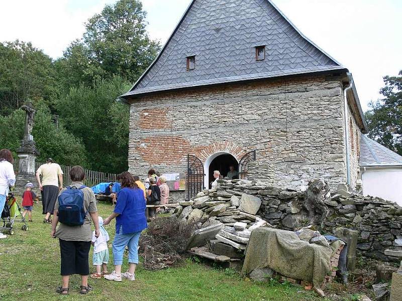 Pekařovská pouť a setkání flašinetářů přilákaly o víkendu stovky turistů