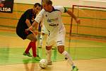 Futsalisté Delty Real (bílé dresy) v utkání s Benagem
