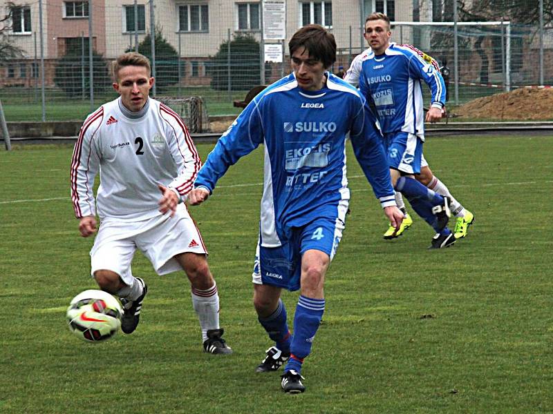 Fotbalisté Sulka Zábřeh (v modrém) proti Kojetínu