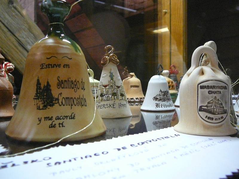 Výstava zvonků v zábřežském farním muzeu.