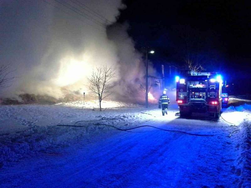 Požár dílny pod lyžařským vlekem ve Stříbrnicích.