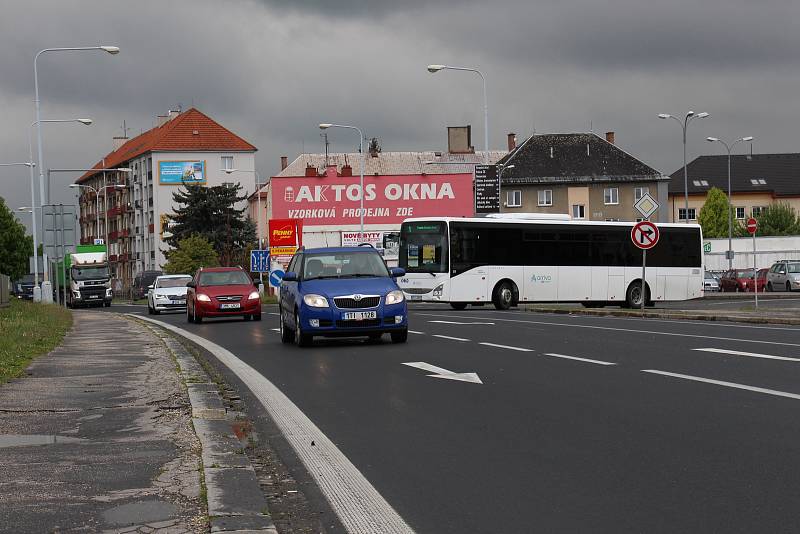 Na místě nádražního dvora a autobusového nádraží vznikne moderní dopravní terminál. Práce přiškrtí dopravu na frekventované Jesenické ulici.