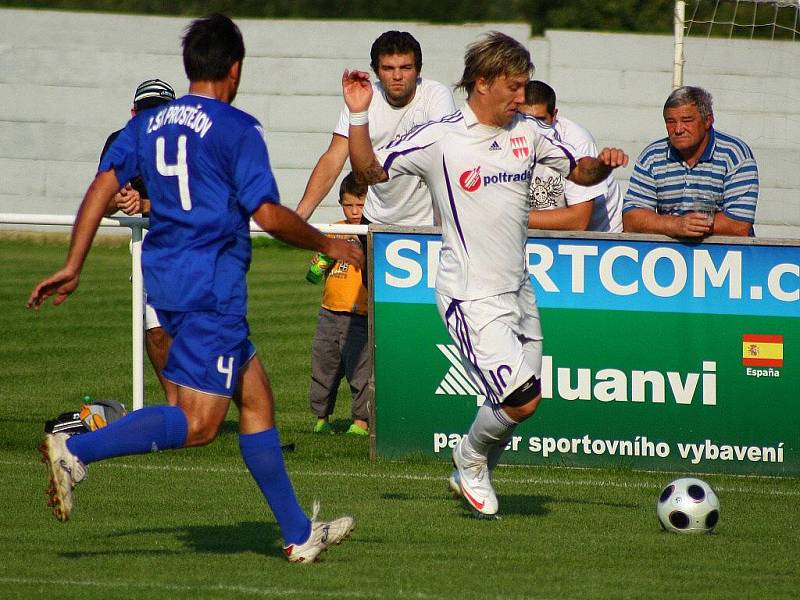 Mohelnice (bílé dresy) ve středeční dohrávce s Prostějovem