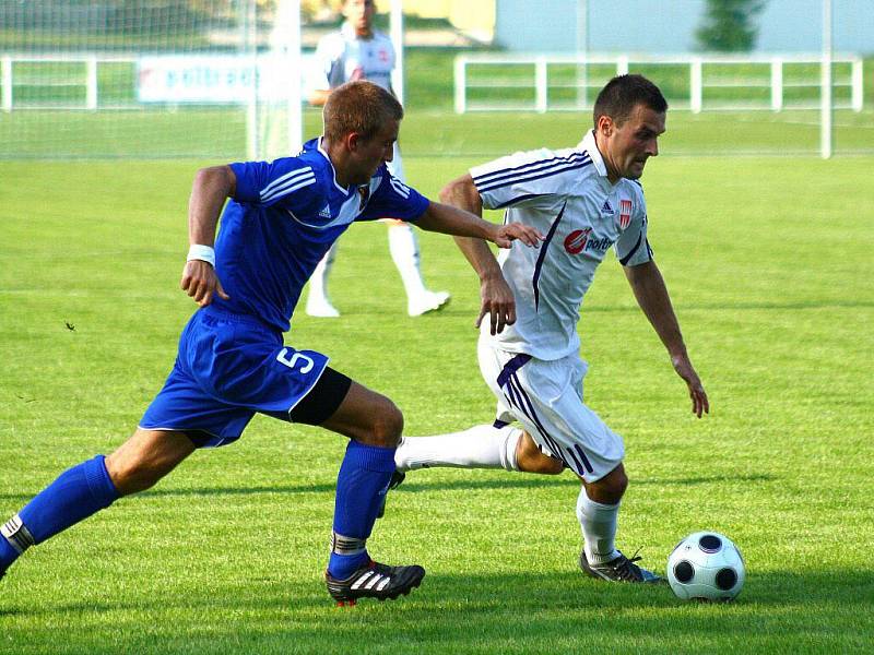 Mohelnice (bílé dresy) ve středeční dohrávce s Prostějovem