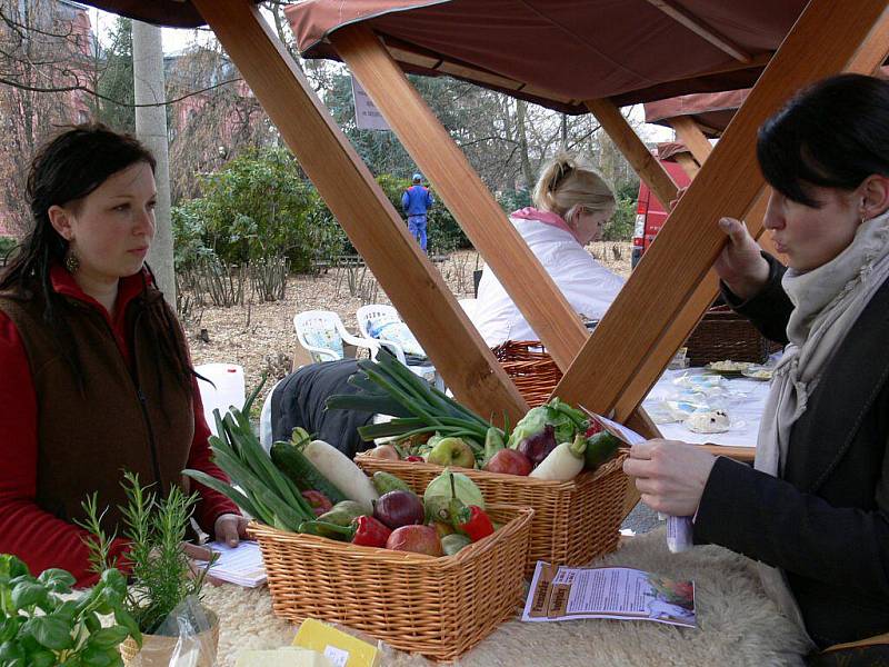 Farmářské trhy měly v Šumperku premiéru 1. dubna 2011