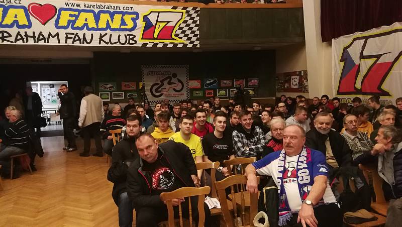 Motocykloví závodníci Karel Abraham a Ondřej Ježek zavítali mezi žáky a vyučující automobilní školy v Zábřehu