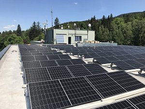 Instalace fotovoltaické elektrárny na administrativní komplex IPOS v Jeseníku.
