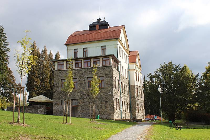 Lázně Velké Losiny - lázeňský dům Šárka