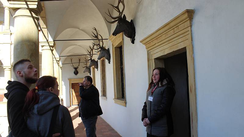 První den letošní turistické sezony na zámku ve Velkých Losinách, sobota 30. 3. 2019.