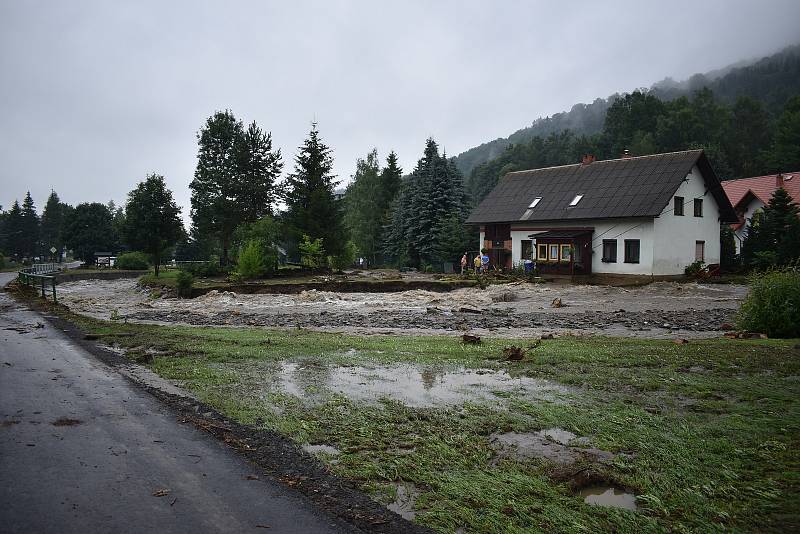Následky bleskové povodně v Bělé pod Pradědem - horním Domašově.