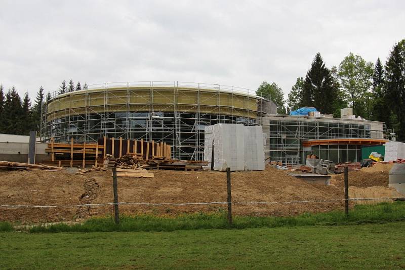 Pohled na termální park ve Velkých Losinách ve středu 20. května.