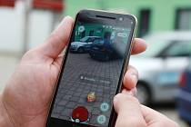 Hra Pokémon Go, která je hitem léta, ovládla i Šumperk. 