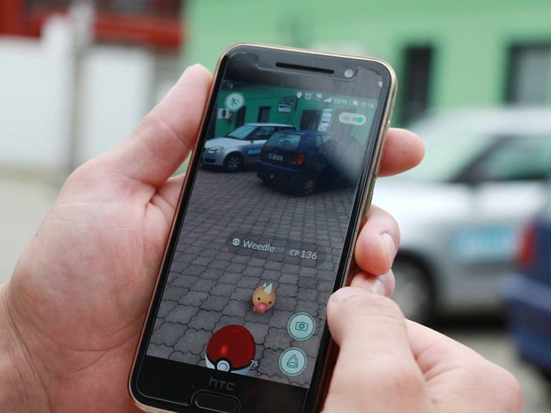 Hra Pokémon Go, která je hitem léta, ovládla i Šumperk. 