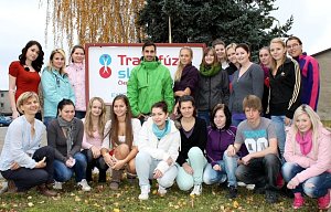 Dvaadvacet studentů Střední zdravotnické školy Šumperk přišlo společně s učitelkou Ivanou Žůrkovou darovat krev.