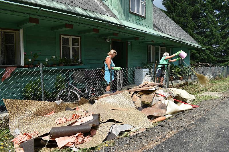 Bělá pod Pradědem - Horní Domašov. 19. července, den po bleskové povodni.