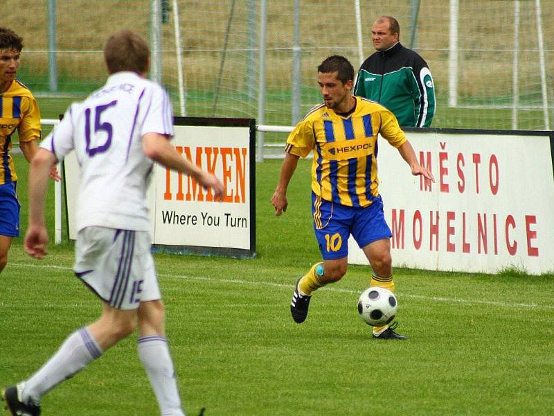 Pohárový zápas Mohelnice versus Uničov (žluté dresy)