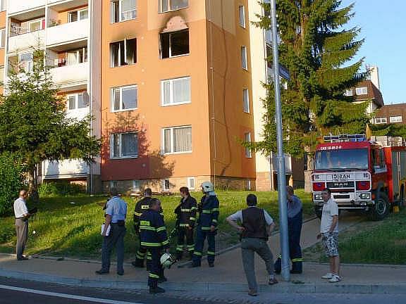 Požár v paneláku v ulici Jiřího z Poděbrad v Šumperku