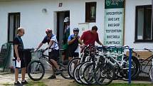 Redaktor Deníku vyzkoušel jízdu na horském kole po Rychlebských stezkách.