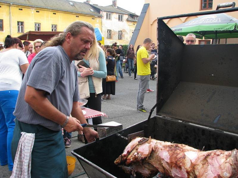 Na gastronomickém festivalu bylo živo.