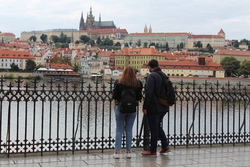 Karlův most a okolí.