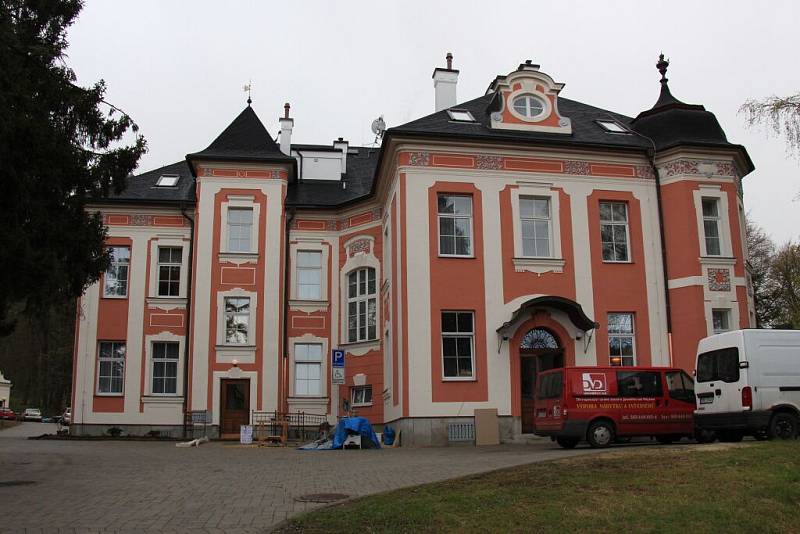 Regenhartova vila v Jeseníku se změnila na čtyřhvězdičkový hotel s wellness