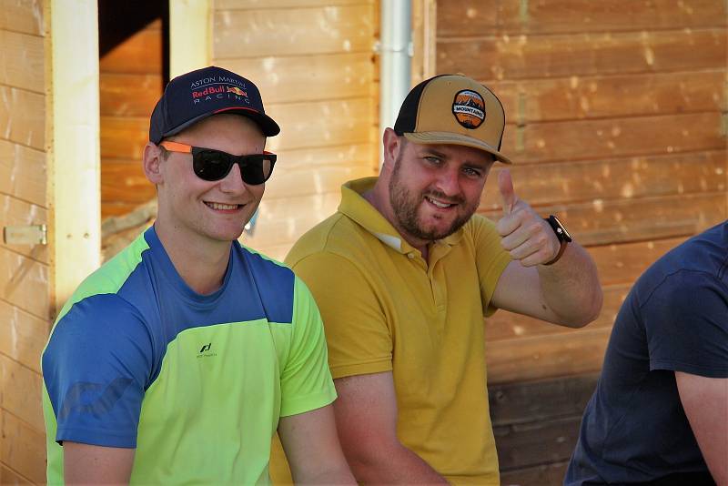 Hokejisté Šumperku si po roce opět střihli v rámci letní přípravy fotbalové utkání s béčkem Rapotína