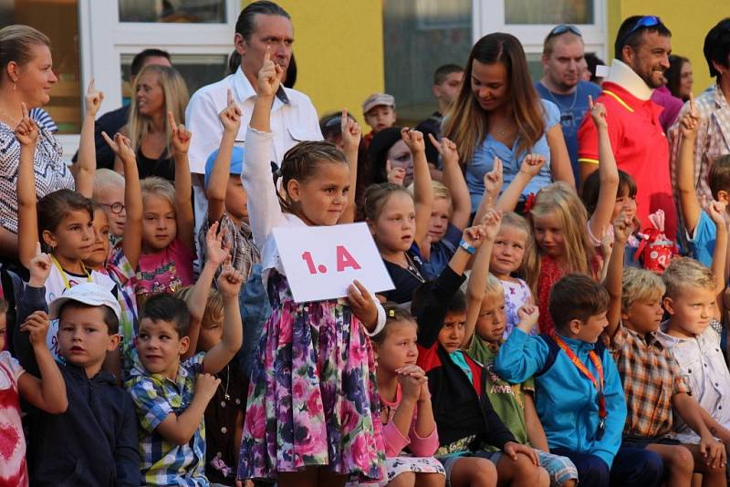 Zahájení školního roku na základní škole v ulici Sluneční v Šumperku.