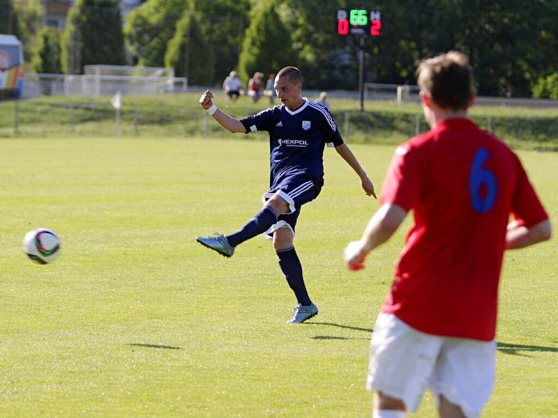 Fotbalisté Uničova (v modrém) proti Vítkovicím