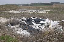 Velká část odpadu je na skládku v Líšnici uložena načerno.